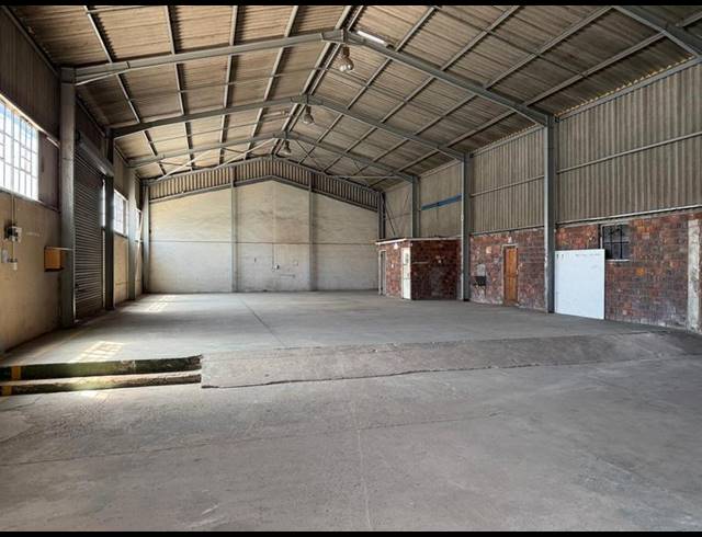 INDUSTRIAL PROPERTY TO RENT IN NORTH END